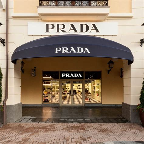 prada store hours.